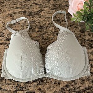 ✨ VICTORIA’S SECRET 32DD Sage Green Lace Bra